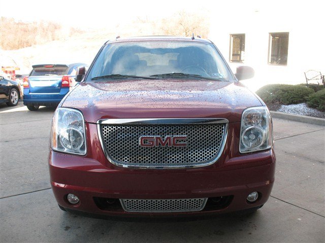 GMC Yukon XL EX Sedan 4D Unspecified