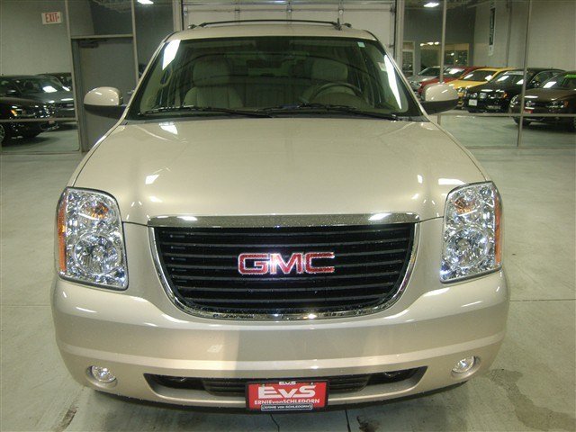 GMC Yukon XL 2012 photo 1