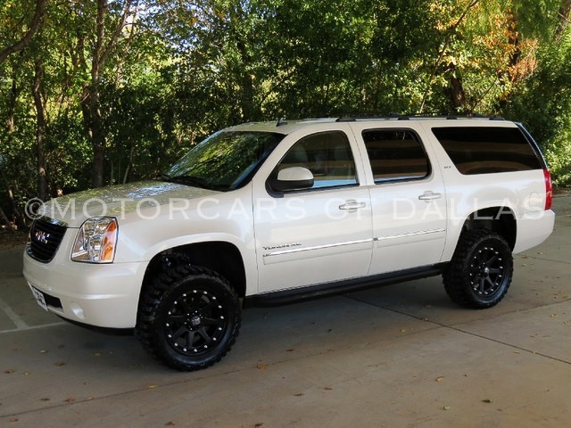 GMC Yukon XL 2012 photo 1