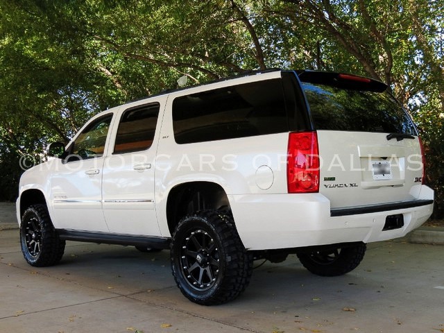 GMC Yukon XL 2012 photo 4