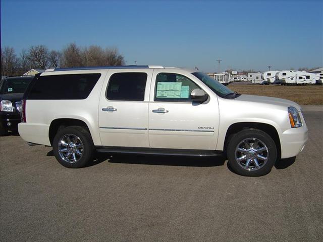 GMC Yukon XL 2012 photo 2