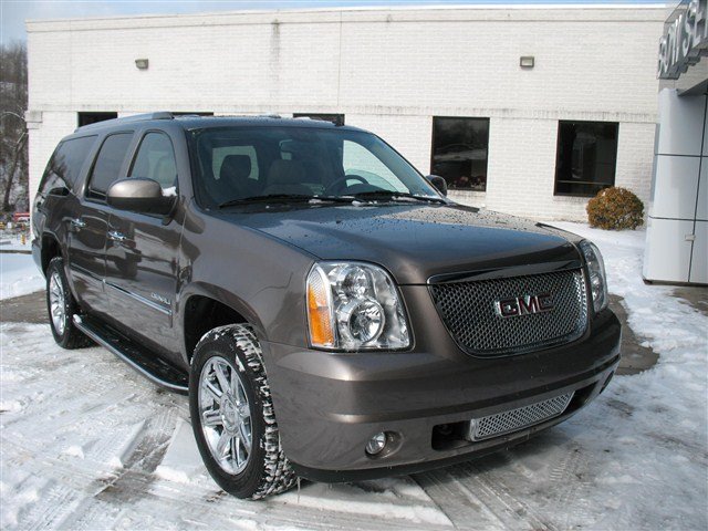 GMC Yukon XL EX Sedan 4D Unspecified