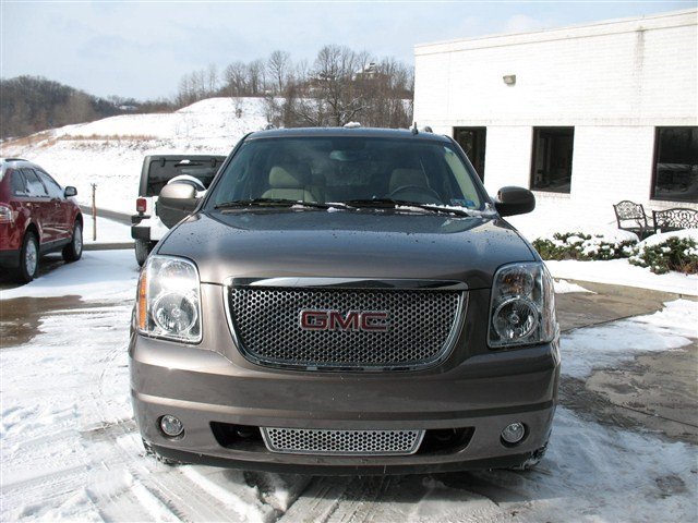 GMC Yukon XL 2012 photo 1