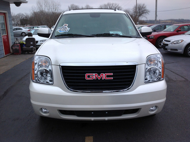 GMC Yukon XL 2012 photo 1