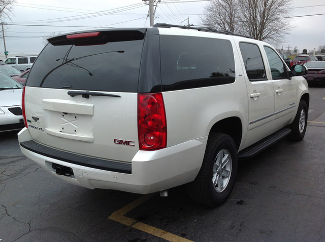 GMC Yukon XL 2012 photo 3