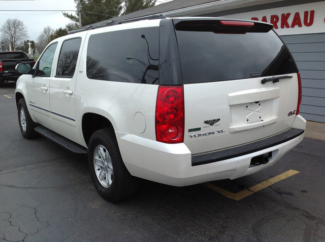 GMC Yukon XL 2012 photo 5