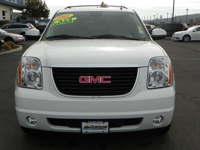 GMC Yukon XL 2012 photo 2