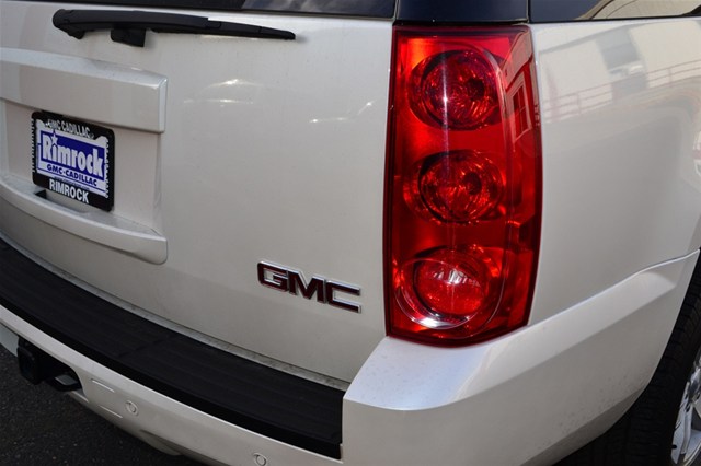 GMC Yukon XL 2012 photo 1