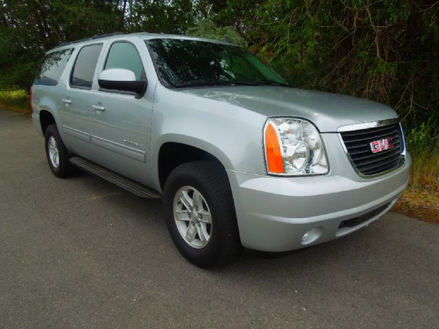 GMC Yukon XL 2013 photo 3