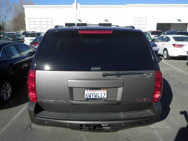 GMC Yukon XL 2013 photo 1