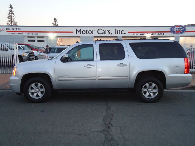 GMC Yukon XL 2013 photo 1