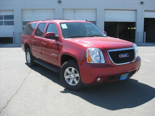 GMC Yukon XL 2013 photo 1