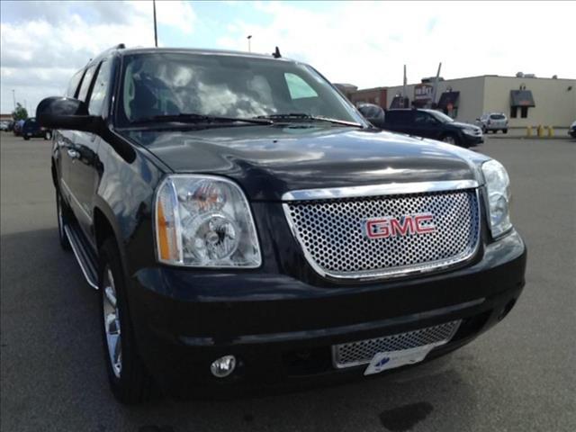 GMC Yukon XL 2013 photo 2