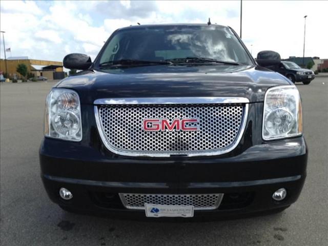 GMC Yukon XL 2013 photo 3