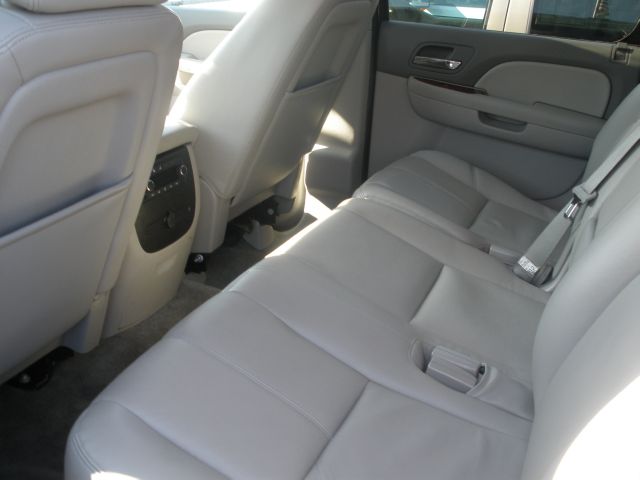 GMC Yukon XL 2013 photo 1