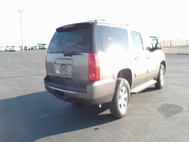 GMC Yukon XL 2013 photo 4