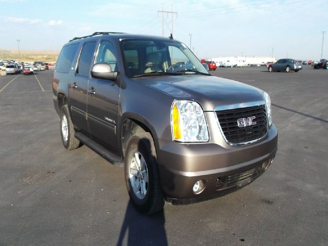 GMC Yukon XL 2013 photo 2