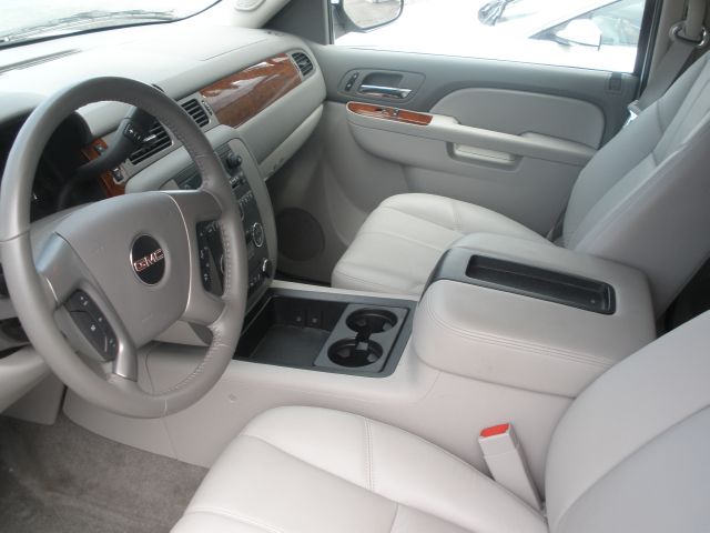 GMC Yukon XL 2013 photo 10