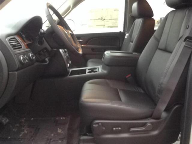 GMC Yukon XL 2014 photo 2