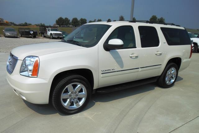 GMC Yukon XL 2014 photo 1