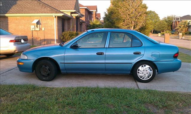 Geo Prizm 1996 photo 2