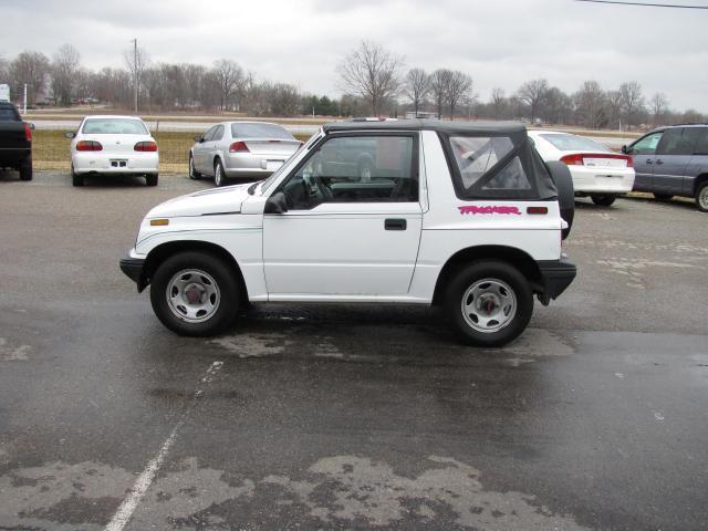 Geo Tracker 1993 photo 2