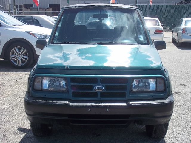 Geo Tracker 1996 photo 2