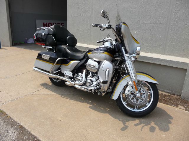 Harley Davidson CVO Ultra Classic Unknown Motorcycle