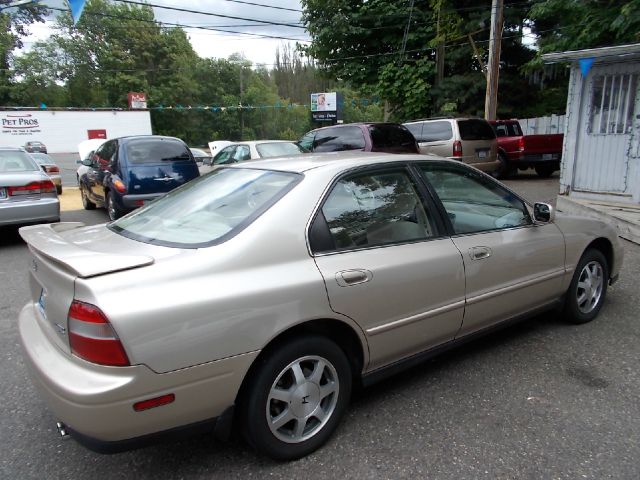 Honda Accord ZQ8 LS Sedan