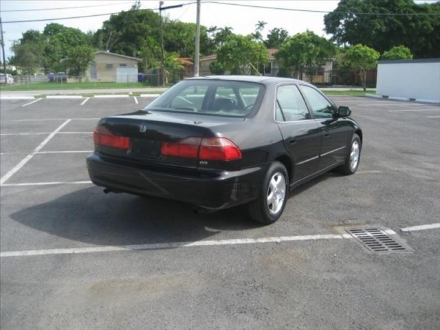 Honda Accord XLE Moonroof Sedan