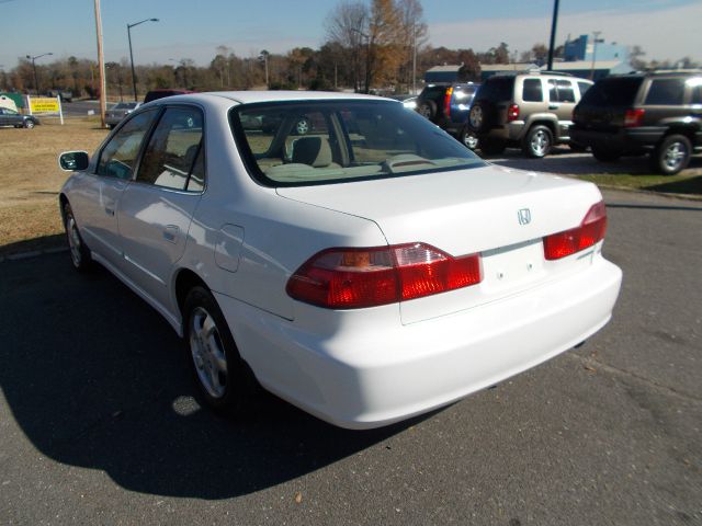 Honda Accord ZQ8 LS Sedan