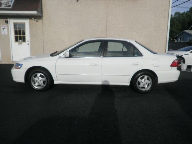 Honda Accord ZQ8 LS Sedan