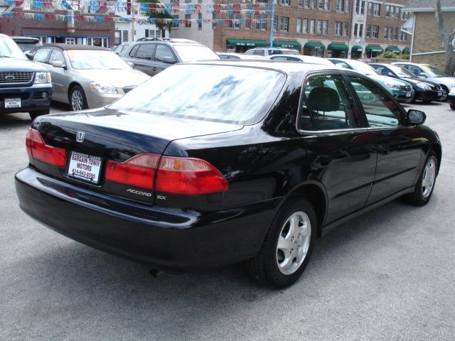 Honda Accord ZQ8 LS Sedan