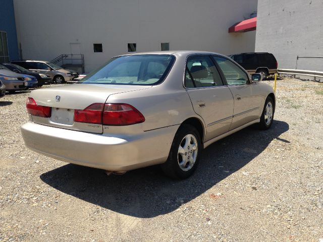 Honda Accord ZQ8 LS Sedan