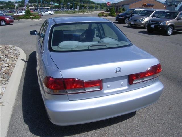 Honda Accord 2002 photo 2