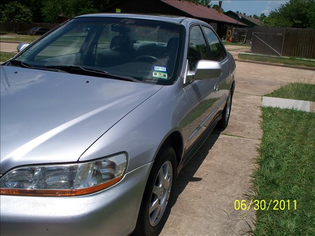 Honda Accord 2002 photo 1