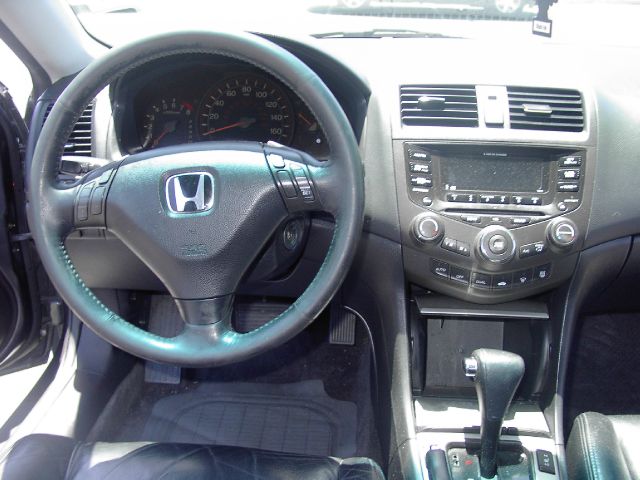 Honda Accord 2004 photo 7
