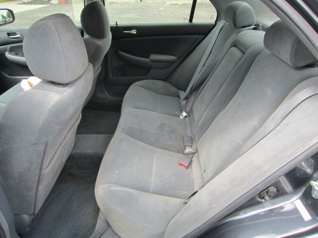 Honda Accord 2dr Reg Cab 120.5 WB Sedan