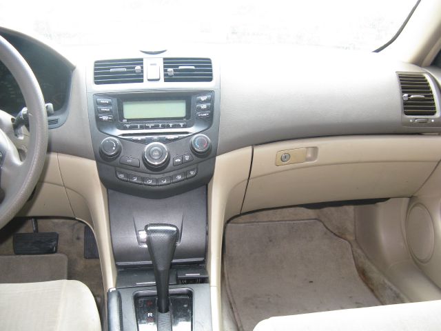 Honda Accord 2dr Reg Cab 120.5 WB Sedan