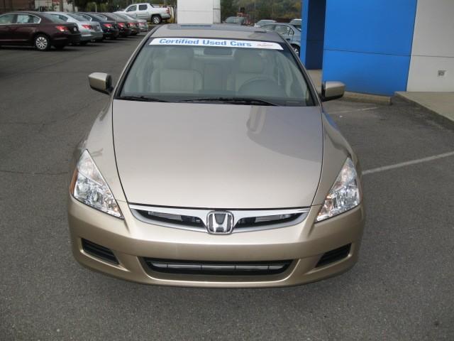 Honda Accord LS 2WD Sedan