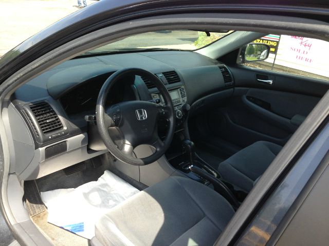 Honda Accord 2dr Reg Cab 120.5 WB Sedan