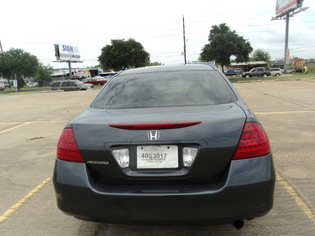 Honda Accord 2dr Reg Cab 120.5 WB Sedan