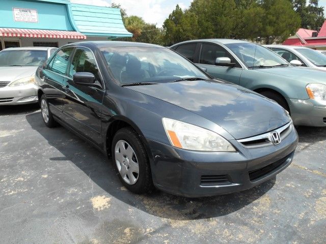 Honda Accord 2dr Reg Cab 120.5 WB Sedan