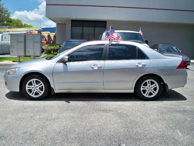 Honda Accord 2dr Reg Cab 120.5 WB Sedan