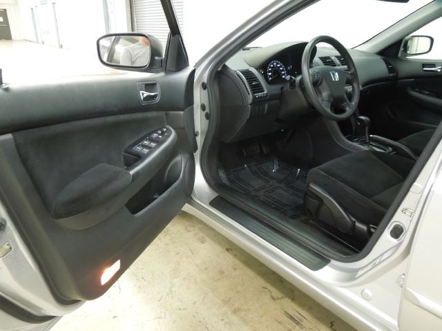 Honda Accord 2dr Reg Cab 120.5 WB Sedan