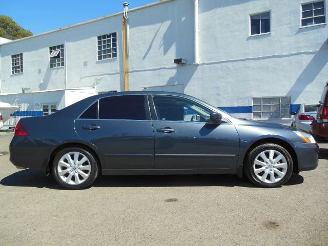 Honda Accord XLS Popular 2WD Sedan