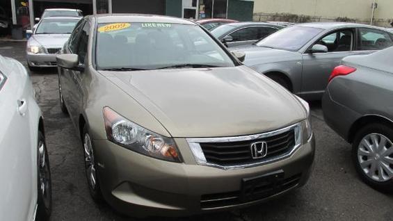 Honda Accord 2dr Reg Cab 120.5 WB Sedan