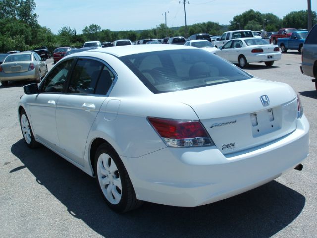 Honda Accord 2dr Reg Cab 120.5 WB Sedan