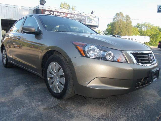 Honda Accord 2dr Reg Cab 120.5 WB Sedan