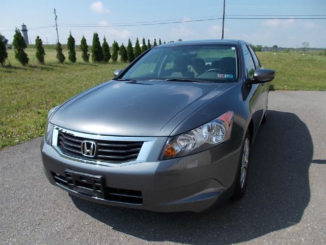 Honda Accord 2dr Reg Cab 120.5 WB Sedan